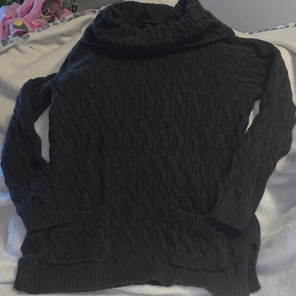 JEANNE PIERRE Charcoal Cable Knit Turtleneck Sweater